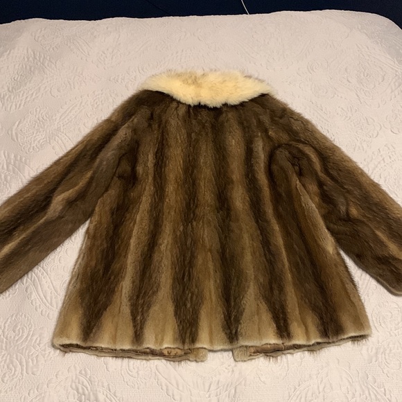 Genuine Fur Coat - Picture 4 of 6